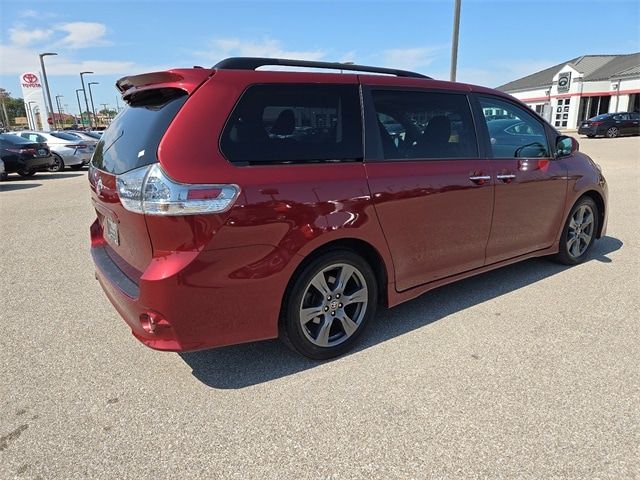 2020 Toyota Sienna SE Premium