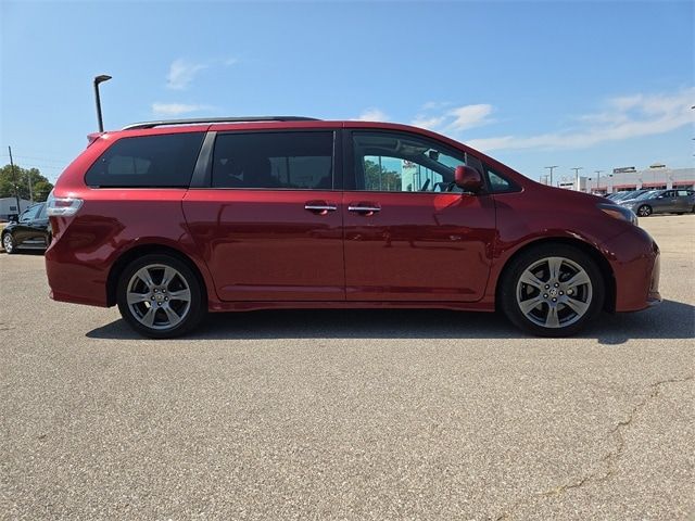 2020 Toyota Sienna SE Premium