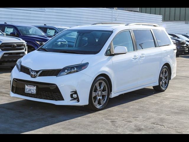 2020 Toyota Sienna SE Premium