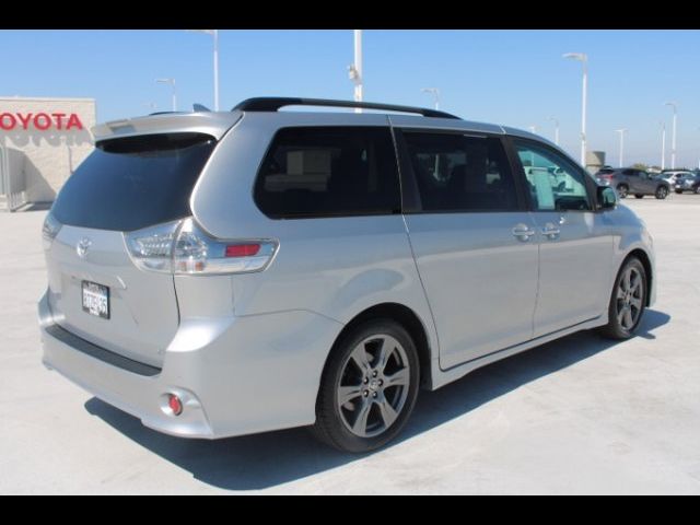 2020 Toyota Sienna SE Premium