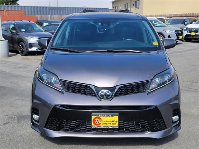 2020 Toyota Sienna SE Premium