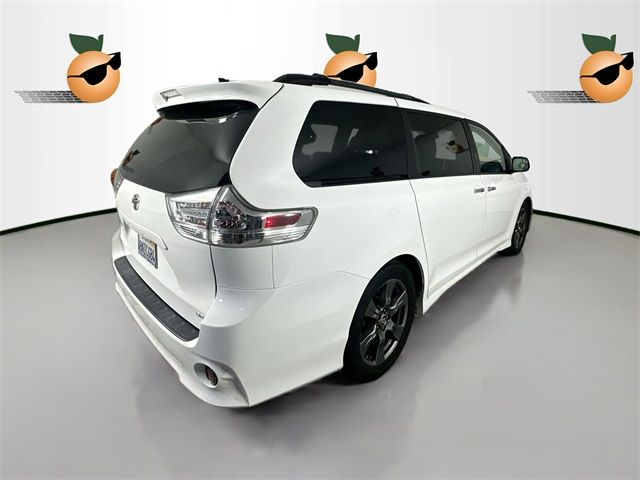 2020 Toyota Sienna SE Premium