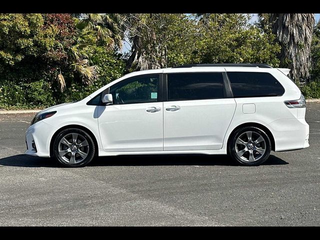 2020 Toyota Sienna SE Premium