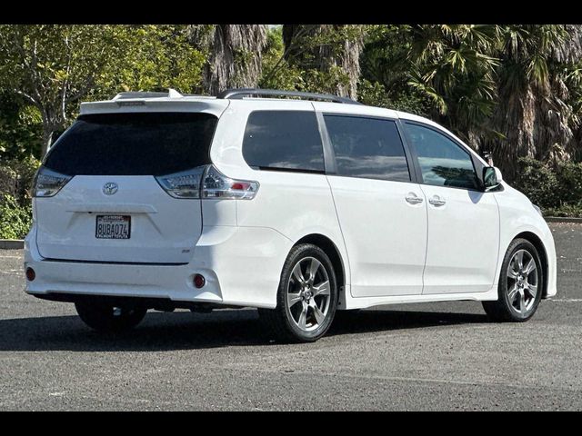 2020 Toyota Sienna SE Premium