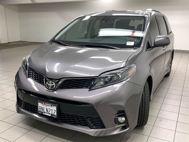 2020 Toyota Sienna SE Premium