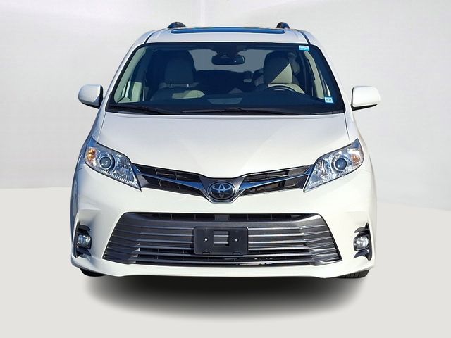 2020 Toyota Sienna XLE