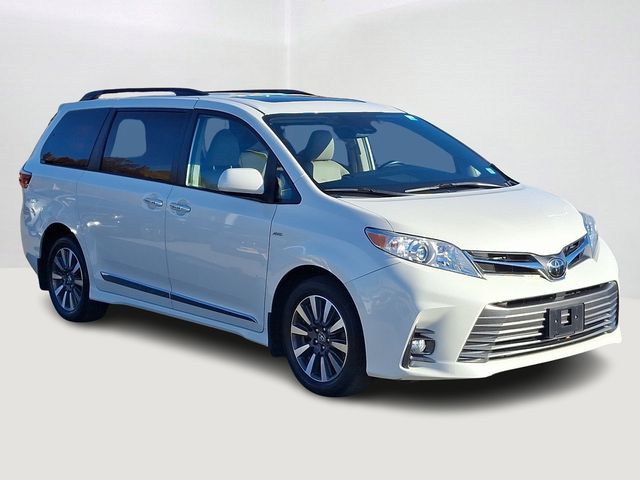 2020 Toyota Sienna XLE