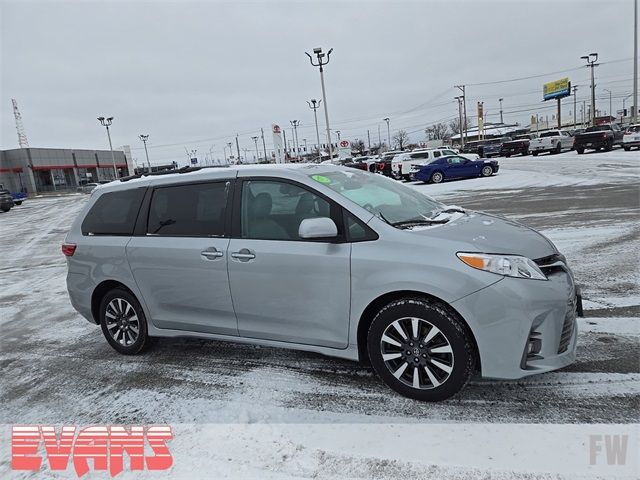 2020 Toyota Sienna XLE