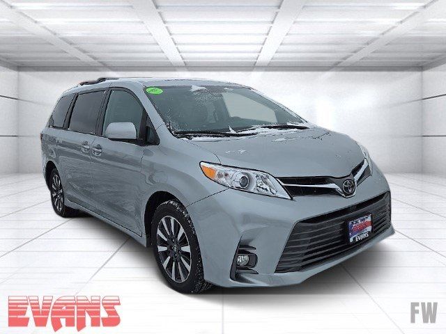 2020 Toyota Sienna XLE