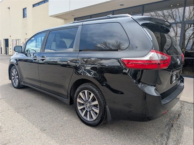 2020 Toyota Sienna XLE