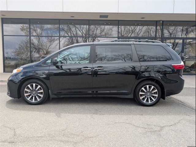 2020 Toyota Sienna XLE