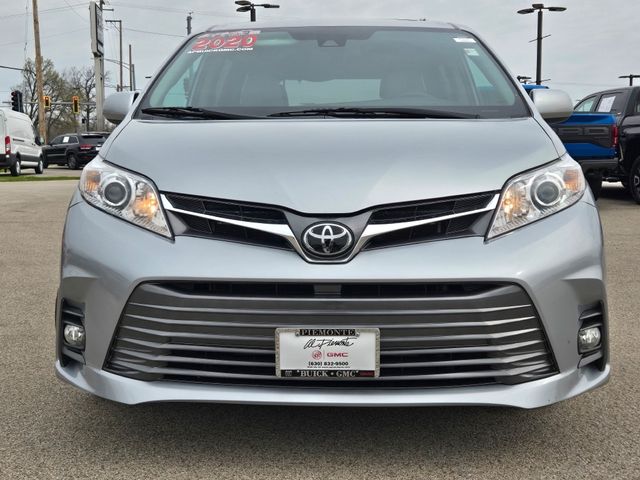 2020 Toyota Sienna XLE