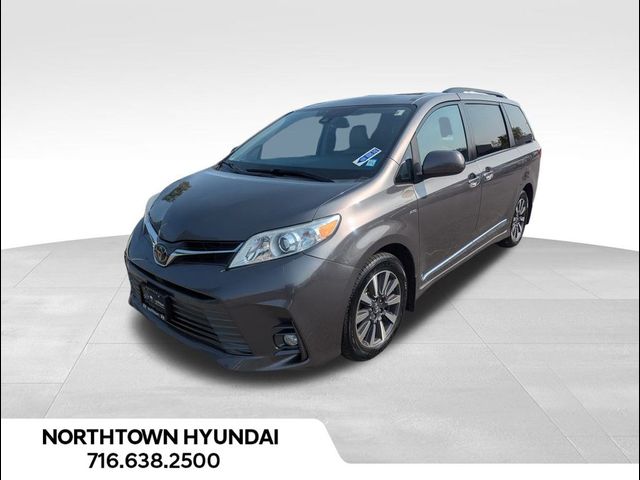 2020 Toyota Sienna XLE