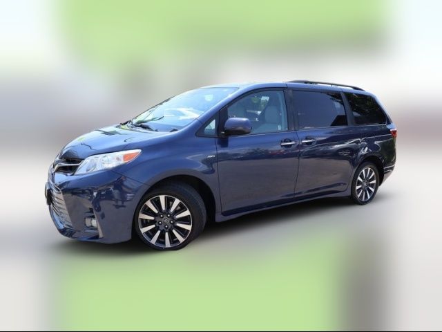 2020 Toyota Sienna XLE