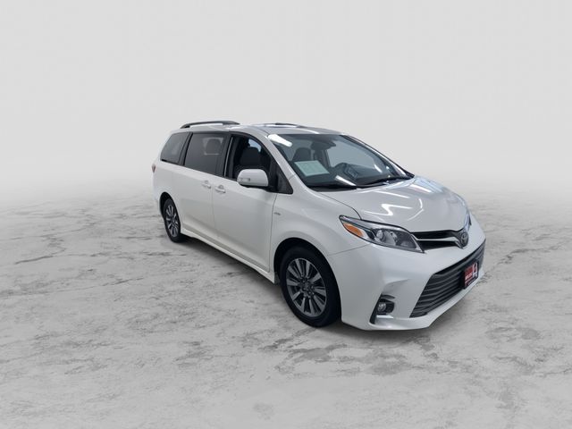 2020 Toyota Sienna XLE