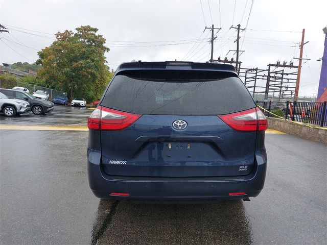 2020 Toyota Sienna XLE Premium