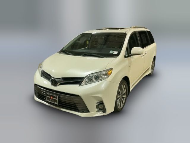 2020 Toyota Sienna XLE