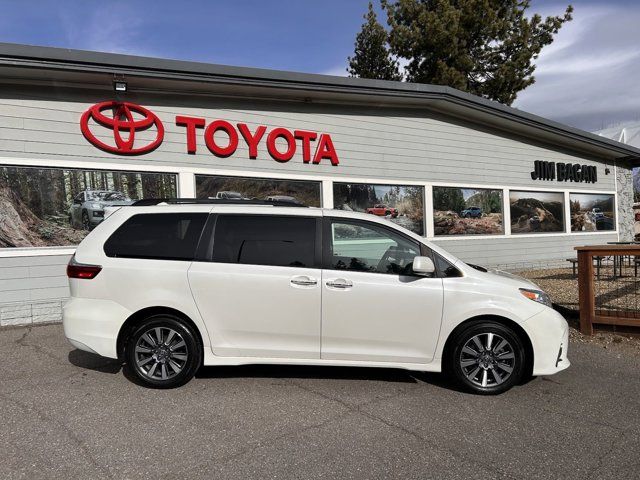 2020 Toyota Sienna XLE