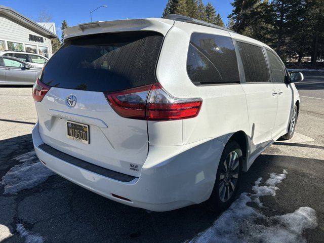 2020 Toyota Sienna XLE