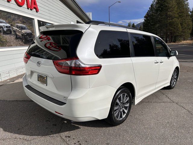 2020 Toyota Sienna XLE