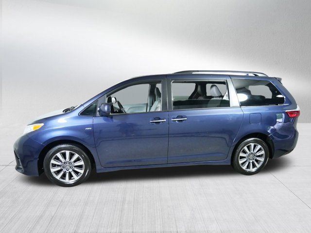 2020 Toyota Sienna XLE