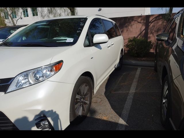 2020 Toyota Sienna XLE Premium