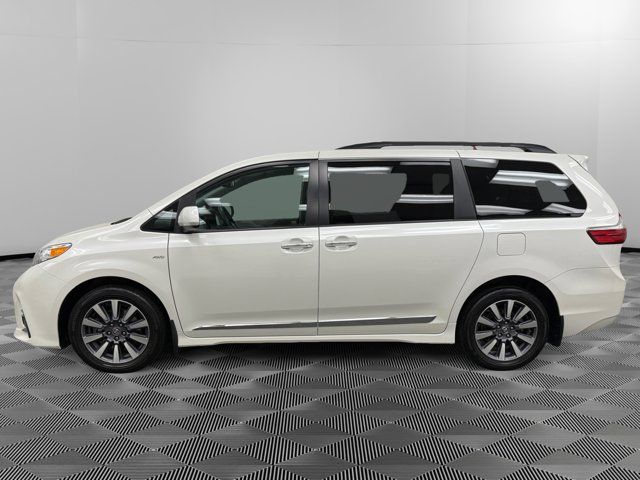 2020 Toyota Sienna XLE