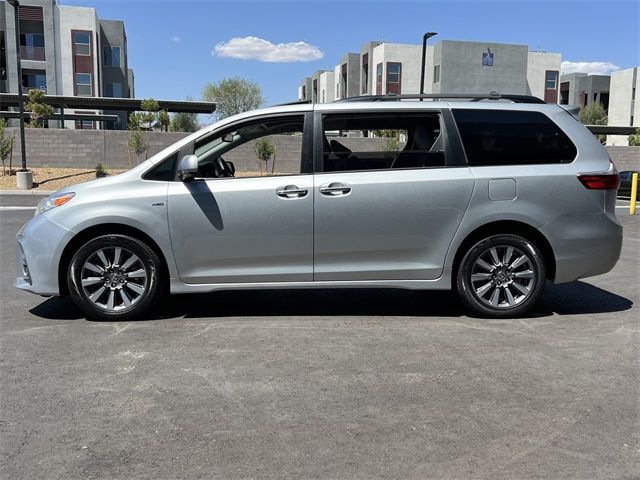 2020 Toyota Sienna XLE