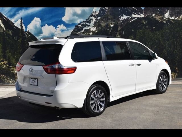 2020 Toyota Sienna XLE