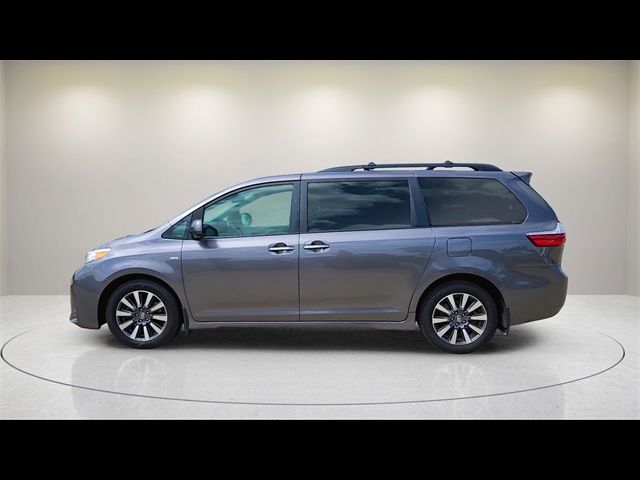 2020 Toyota Sienna XLE