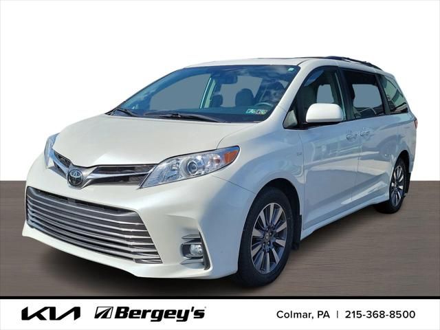 2020 Toyota Sienna XLE