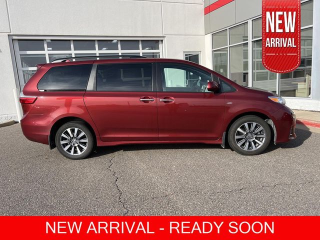 2020 Toyota Sienna XLE