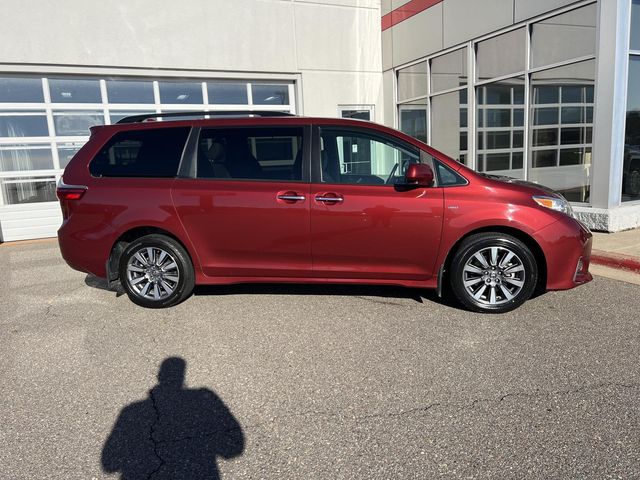 2020 Toyota Sienna XLE