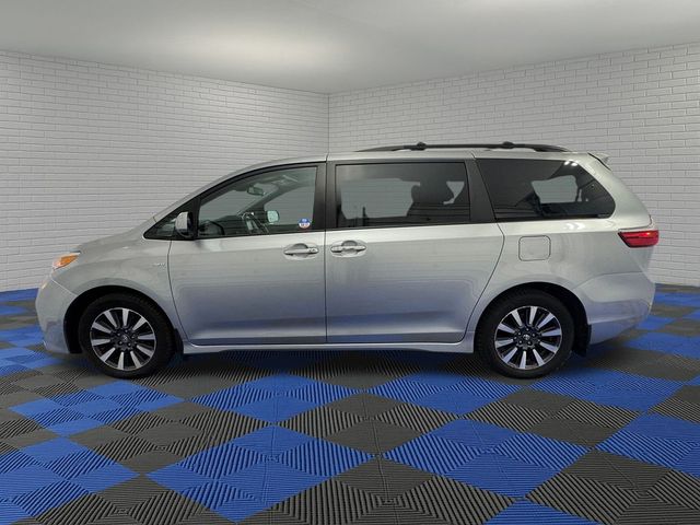 2020 Toyota Sienna XLE