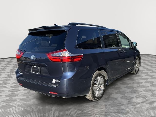 2020 Toyota Sienna XLE