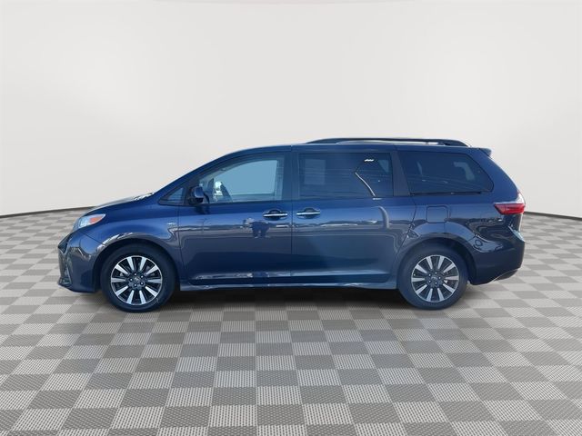 2020 Toyota Sienna XLE