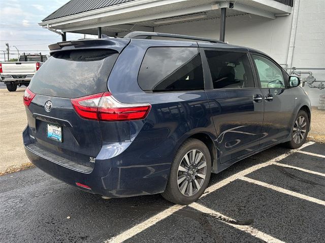 2020 Toyota Sienna XLE