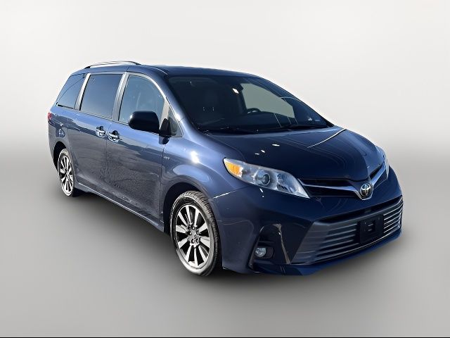 2020 Toyota Sienna XLE