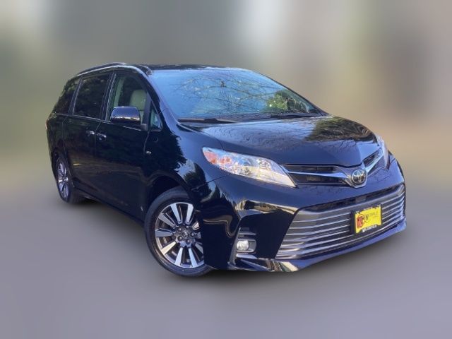 2020 Toyota Sienna XLE