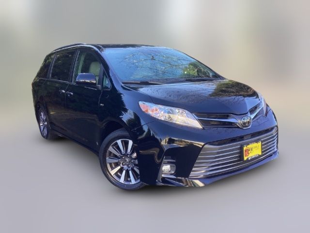 2020 Toyota Sienna XLE