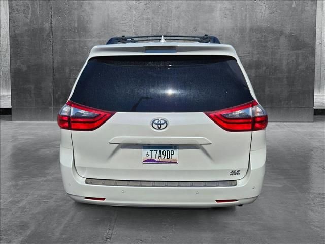 2020 Toyota Sienna XLE Premium