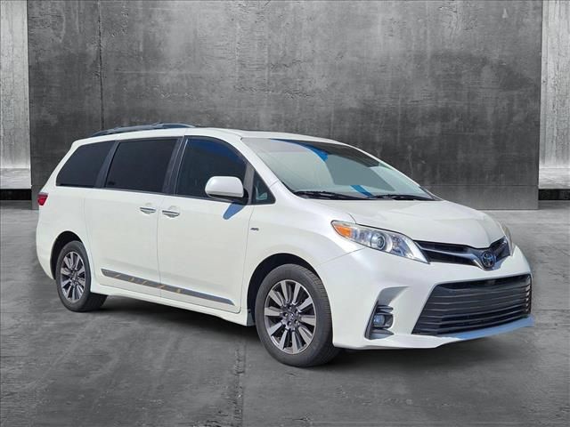 2020 Toyota Sienna XLE Premium