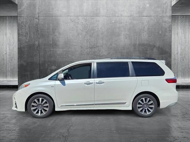 2020 Toyota Sienna XLE Premium