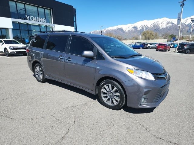 2020 Toyota Sienna XLE