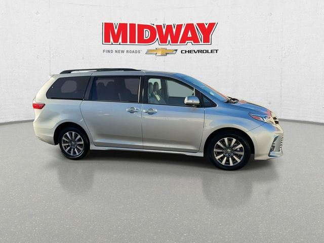 2020 Toyota Sienna XLE