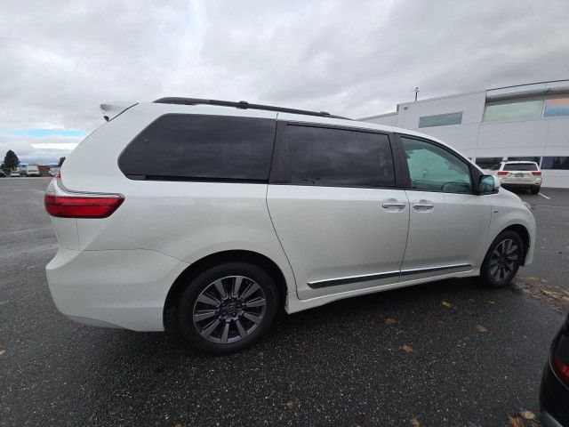 2020 Toyota Sienna XLE