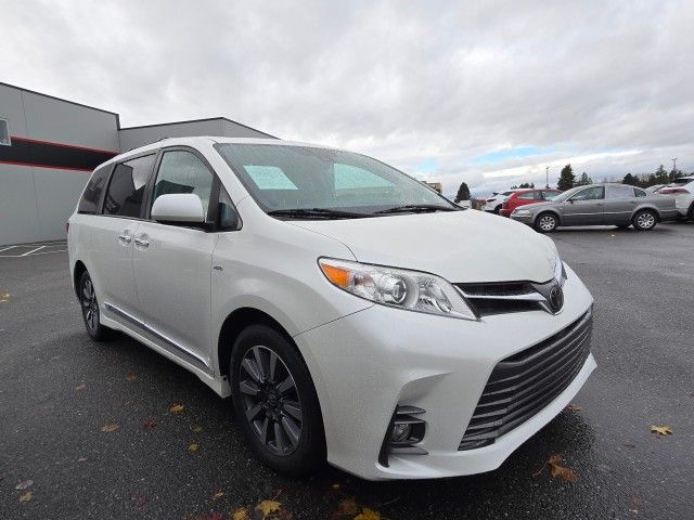 2020 Toyota Sienna XLE