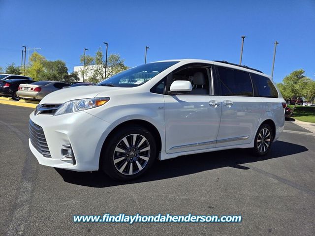 2020 Toyota Sienna XLE