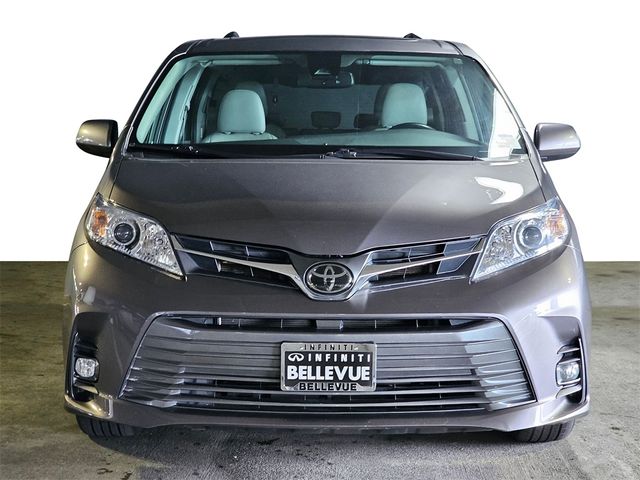 2020 Toyota Sienna XLE