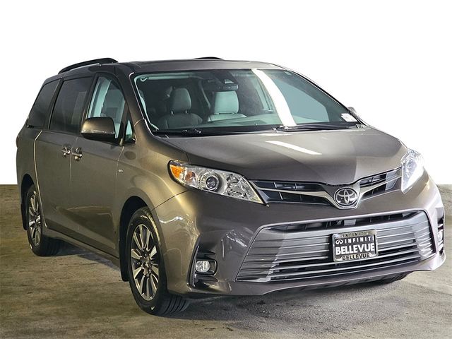 2020 Toyota Sienna XLE